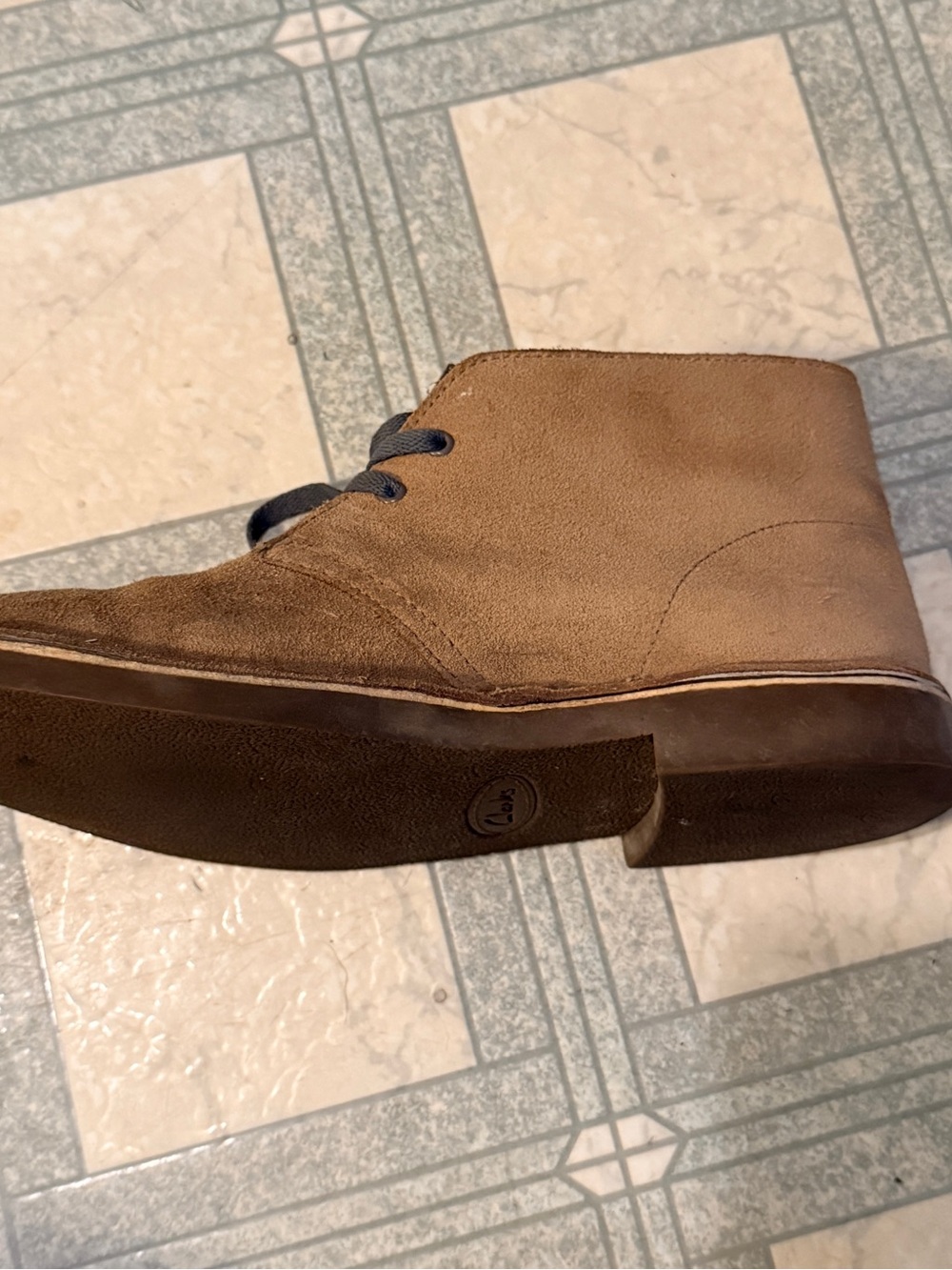 Clark’s classic suede desert boot. US Men’s 8 - Picture 8 of 8